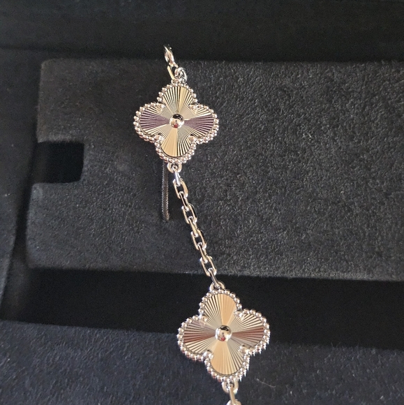 VAN CLEEF & ARPELS 18K White Gold Guilloche Vintage Alhambra Bracelet 5motif - Picture 7 of 16